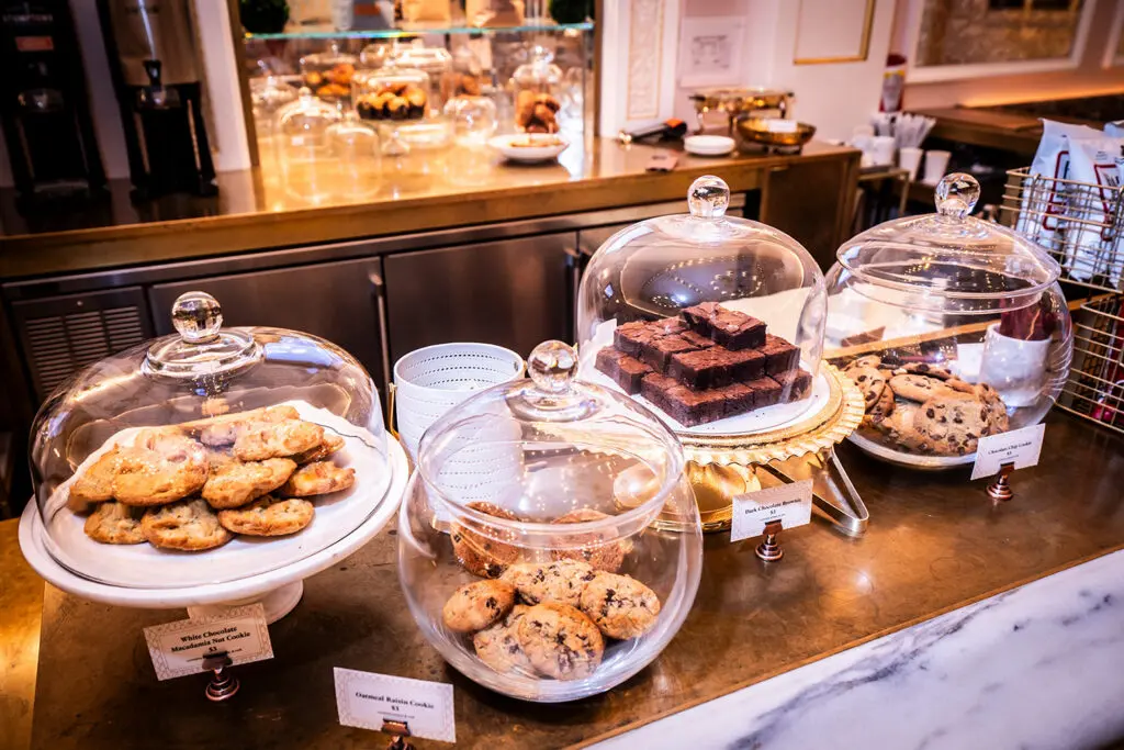 weill-daytime-gallery-counter1